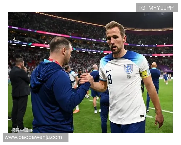 凯恩如何在面对世界顶级防线时展现个人技术与战术智慧的全面分析 凯恩如何在面对世界顶级防线时展现个人技术与战术智慧的全面分析