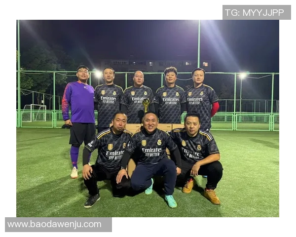 与足球明星亲密接触握手视频带你感受球场魅力与明星风采 与足球明星亲密接触握手视频带你感受球场魅力与明星风采