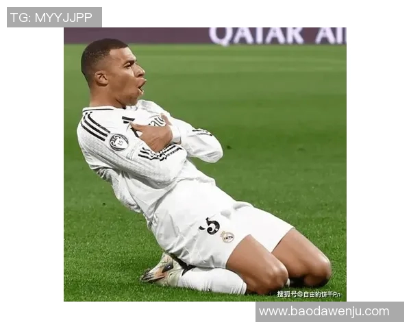 足球明星穿纸尿裤的搞笑瞬间大揭秘引发网友热议与欢笑