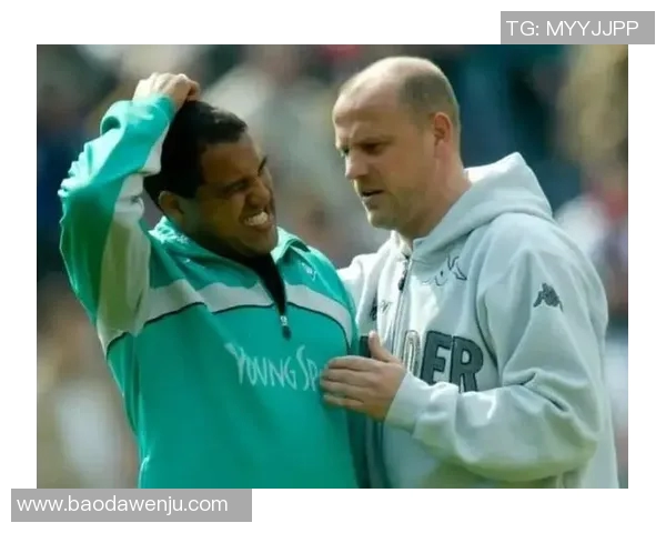 搞笑配音足球明星揭秘谁是幕后搞笑天才与球场英雄的完美结合 搞笑配音足球明星揭秘谁是幕后搞笑天才与球场英雄的完美结合